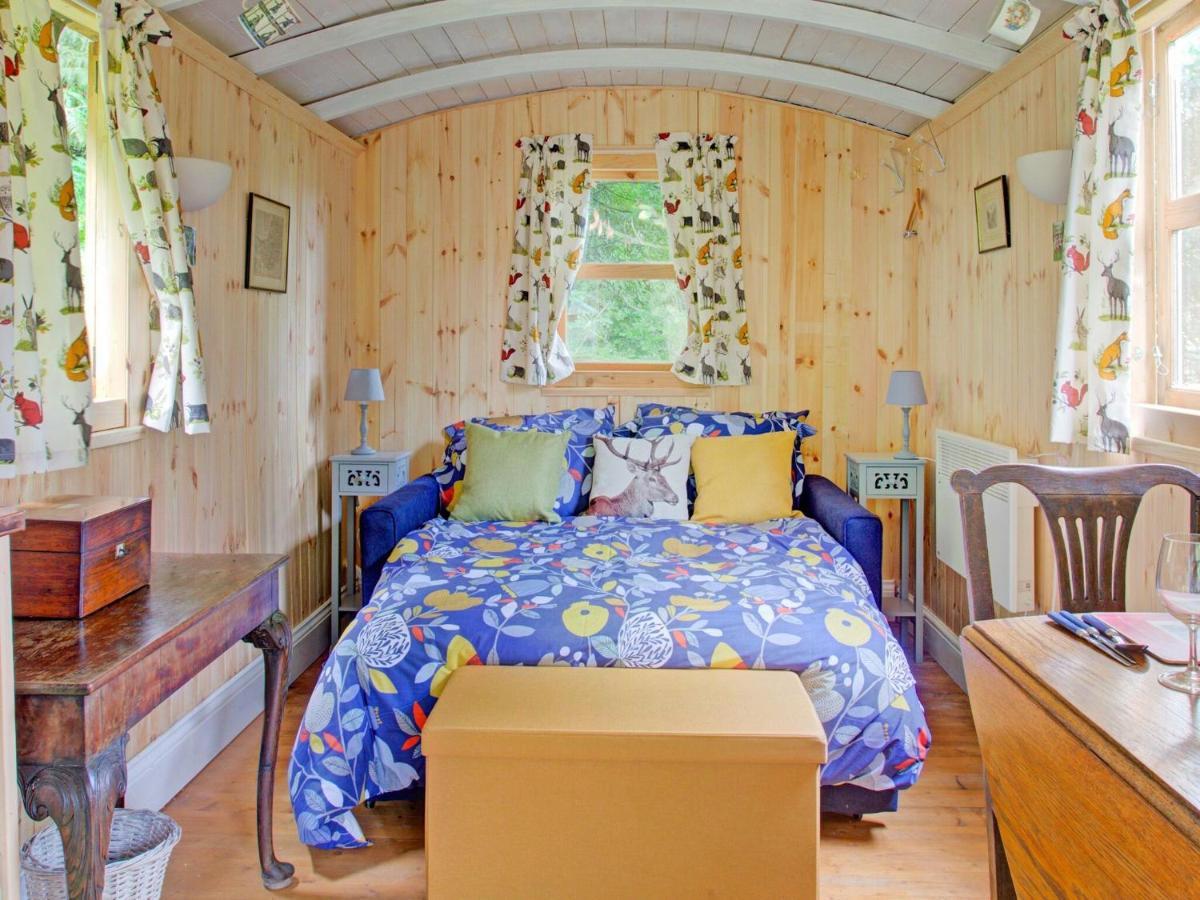 Hill View Holiday Home With Garden 汤顿 外观 照片