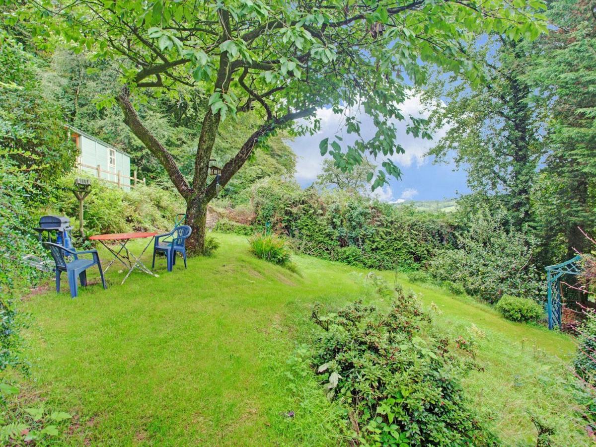 Hill View Holiday Home With Garden 汤顿 外观 照片