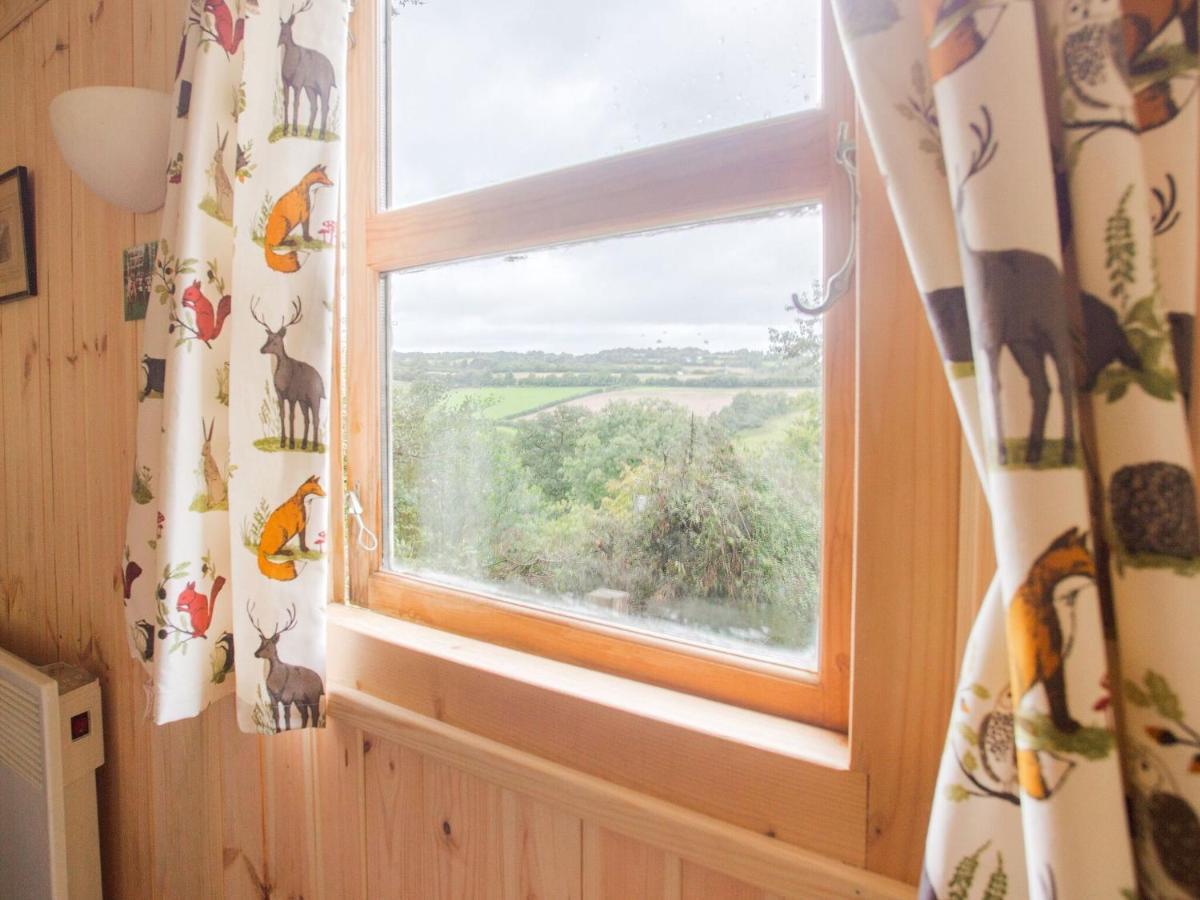 Hill View Holiday Home With Garden 汤顿 外观 照片
